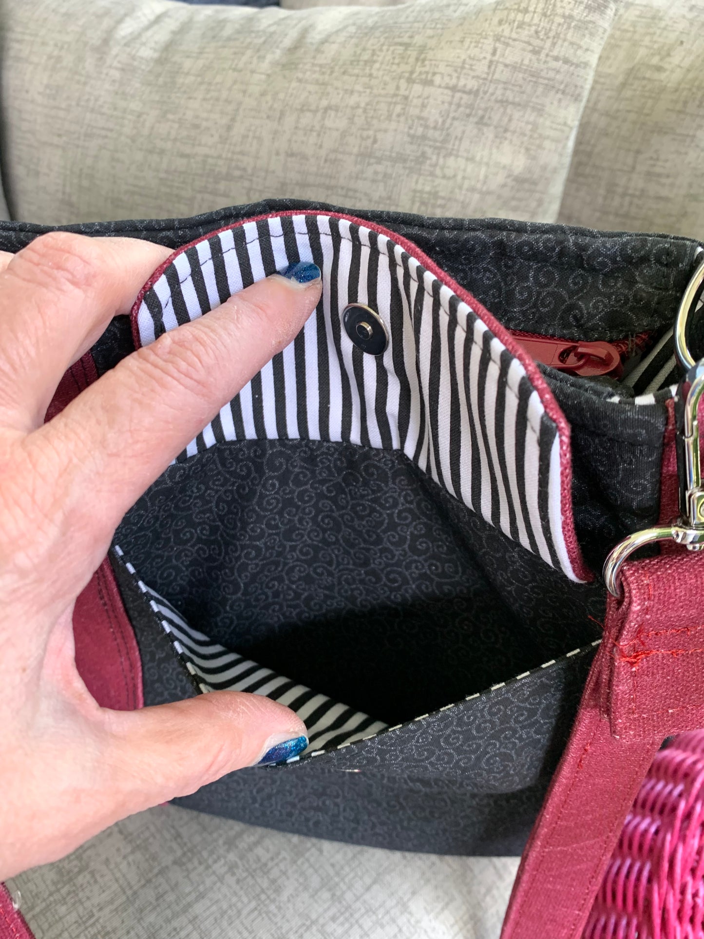 Unisex Messenger Bag - Black and Cranberry