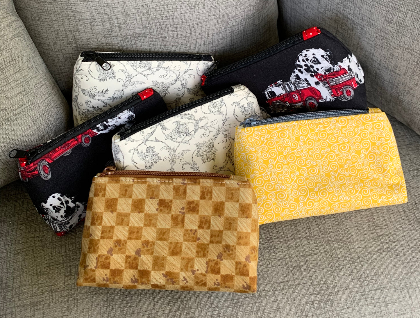 Small Boxed-Bottom Pouch - With Nylon Zipper