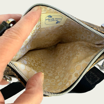 Zippy Crossbody – Ostrich & Cork Houses