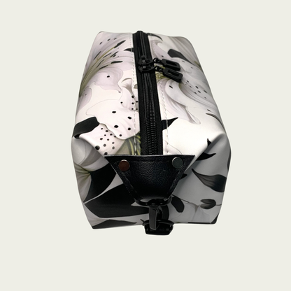 Dopp Kit Bag -White Lilies