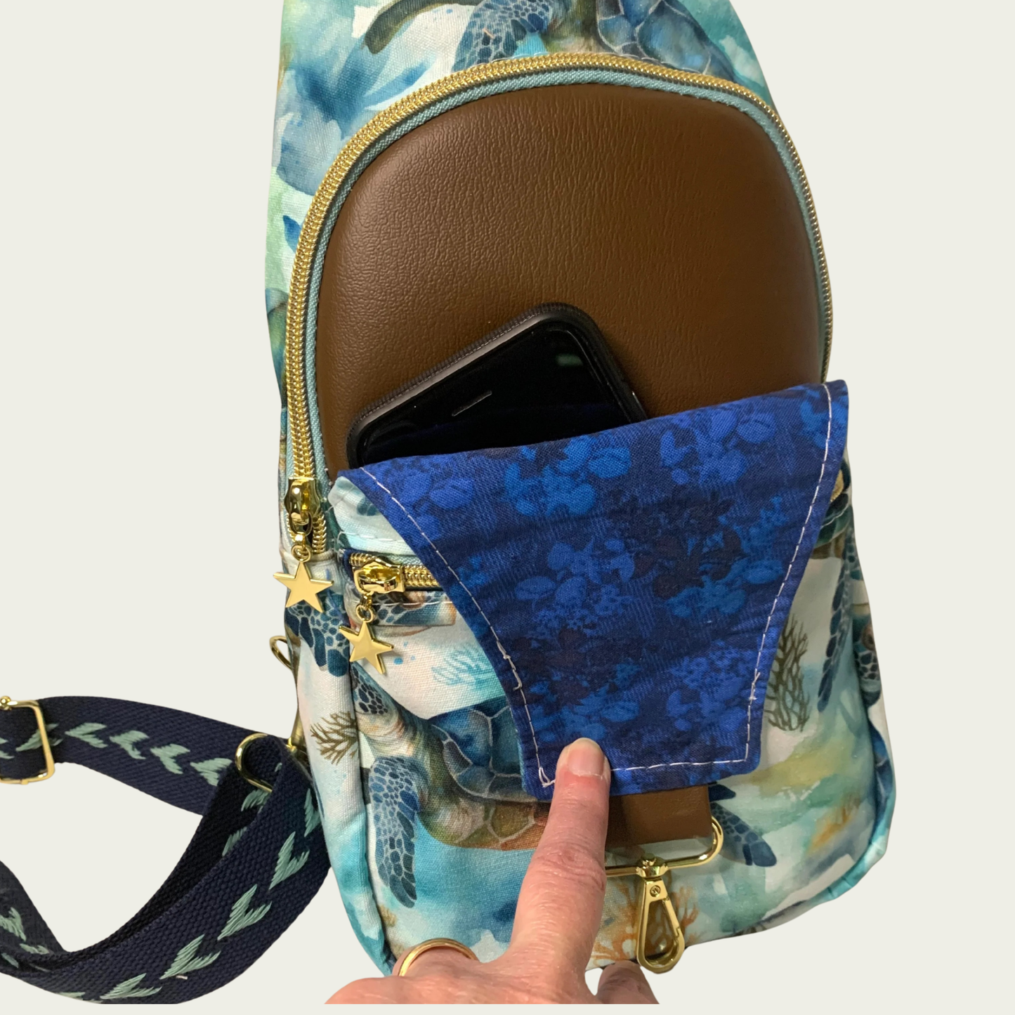 Retro-Style Sling - Sea Turtles