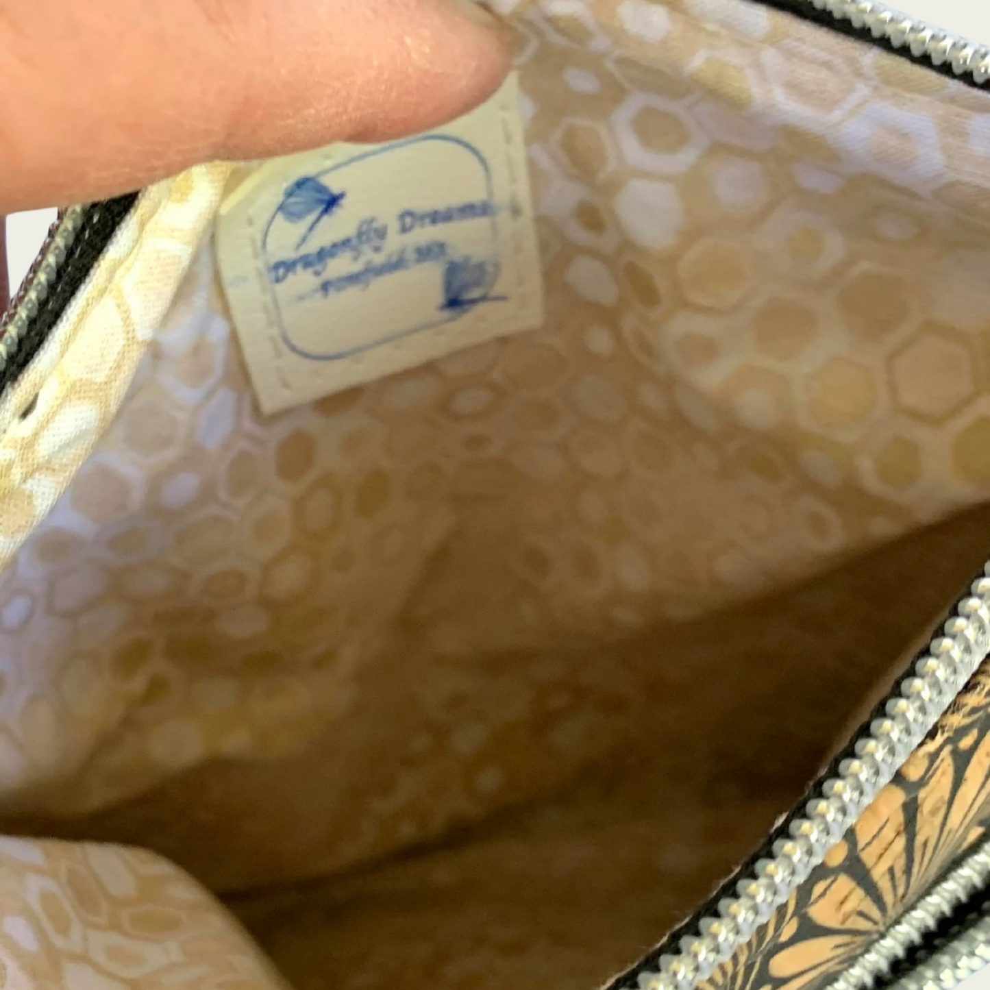 Zippy Crossbody – Ostrich & Cork Shells