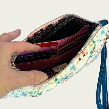 Shazzy Wristlet - Vintage Kitties