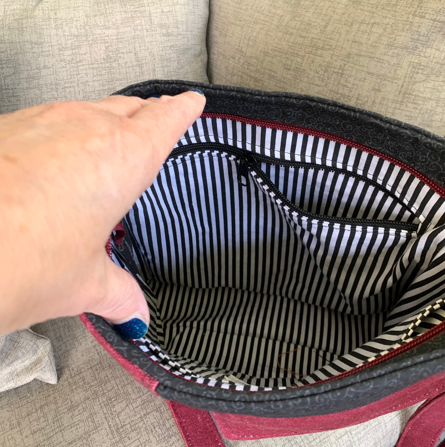 Unisex Messenger Bag - Black and Cranberry